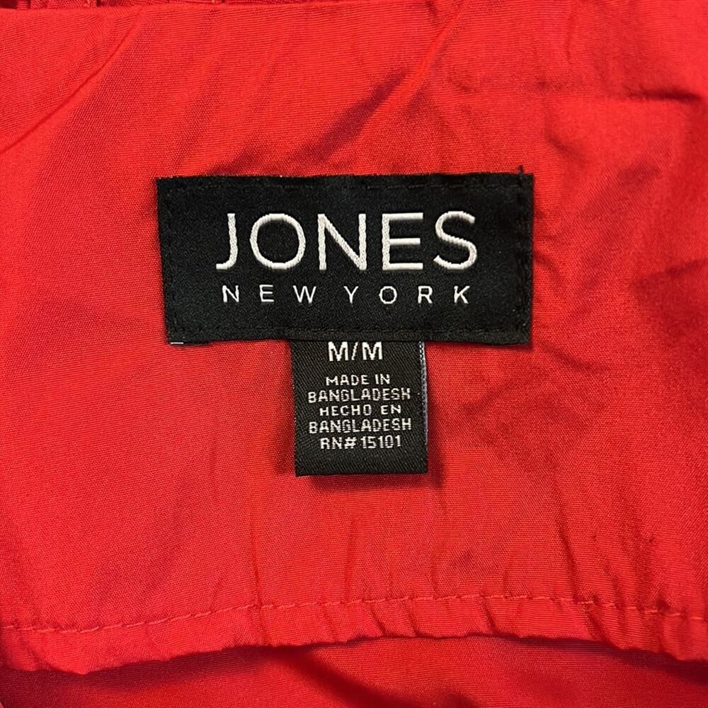 NWOT. Jones New York Red Packable Rain Jacket. M - Picture 2 of 6